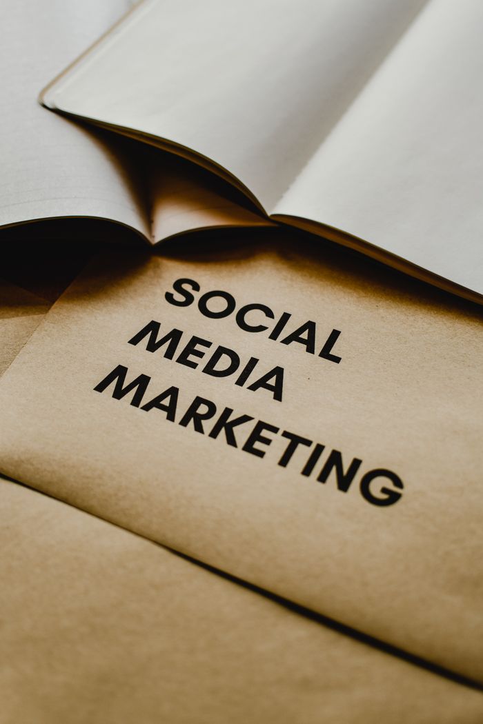 creative-03 Close-up of brown envelopes with Social Media Marketing text, ideal for startup themes.